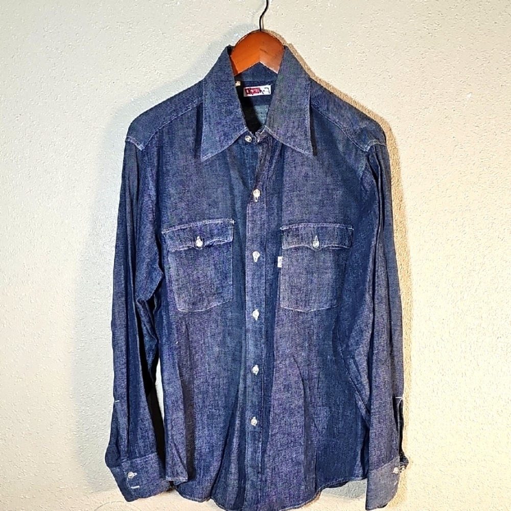 Levi's Denim Casual Button Down Shirt.